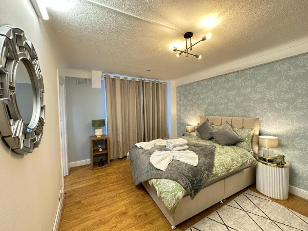 Three Bedroom Near Marble Arch Londra
